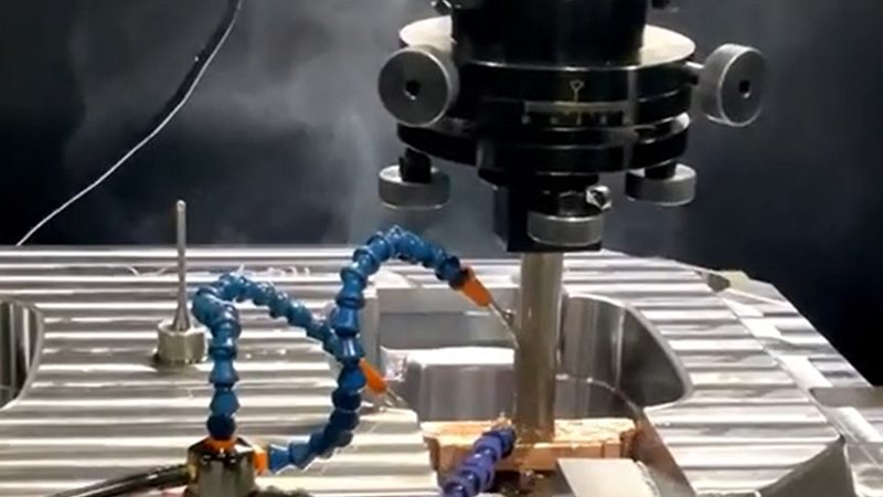 吹塑模具定制周期与模具复杂度